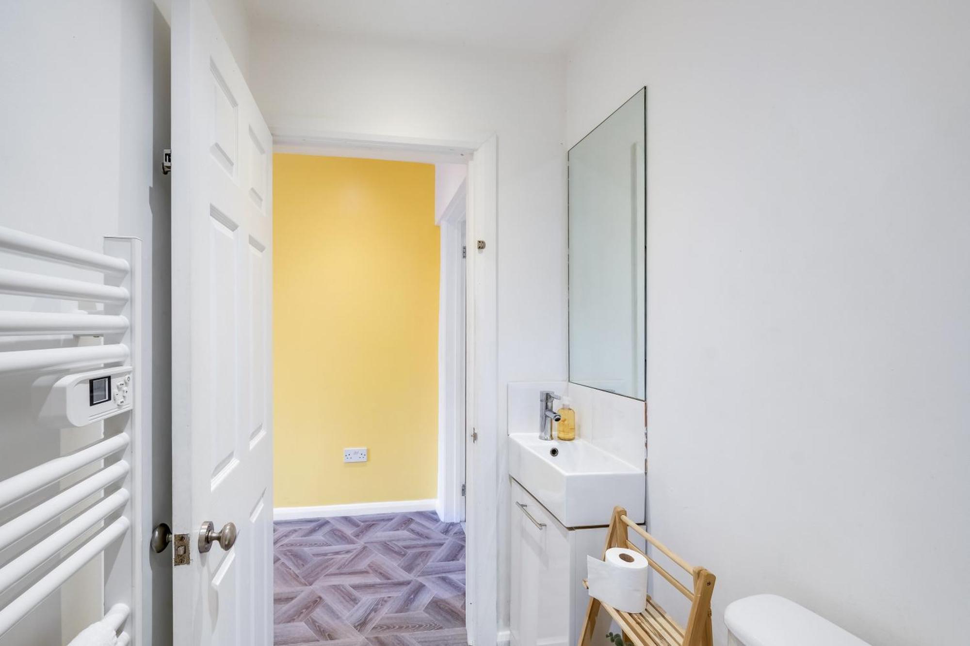 Kings House Apartment Hayes, West London Apt A Northolt  Zewnętrze zdjęcie